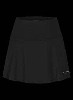 Amy Skort, Black