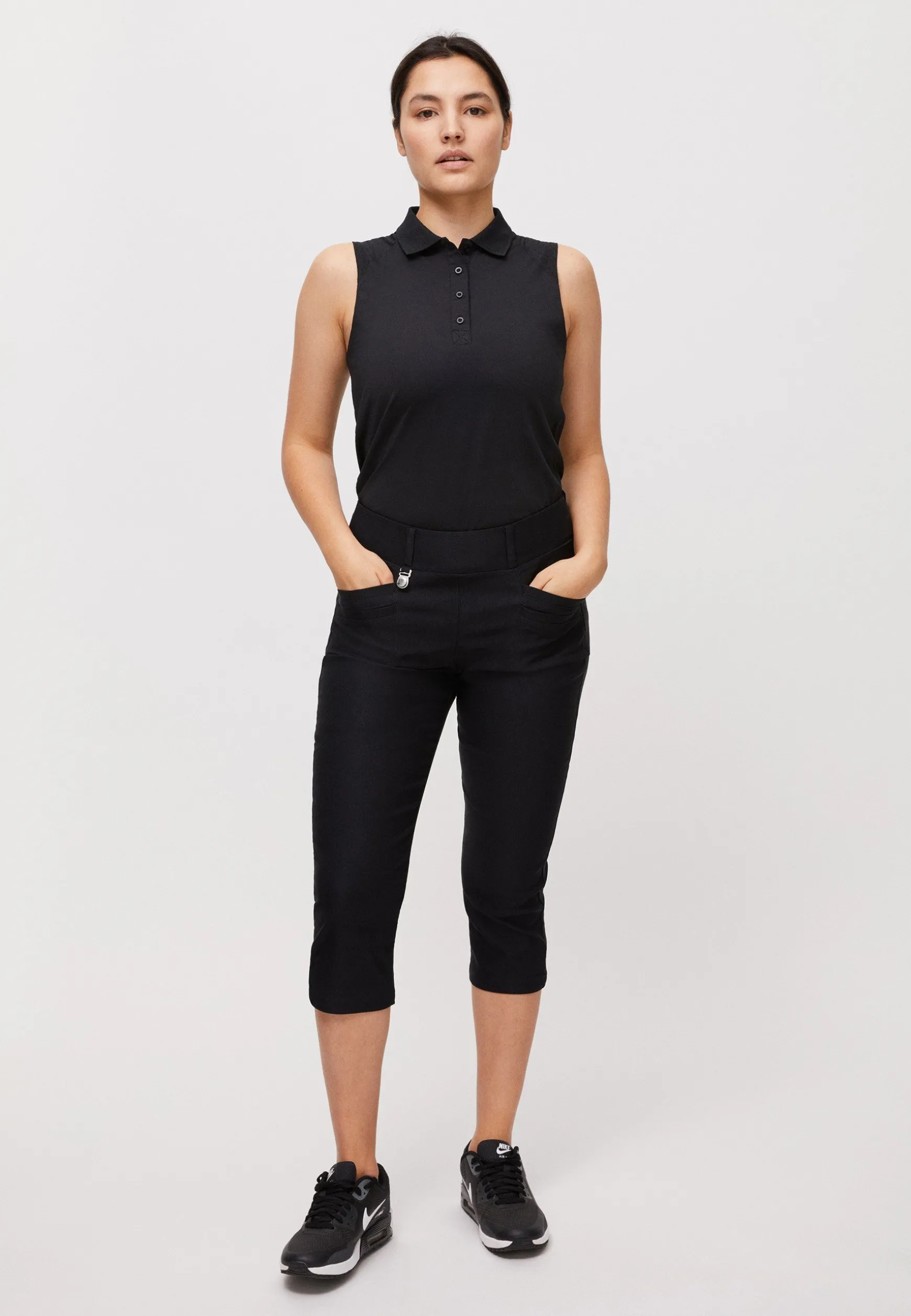 Embrace Capri, Black