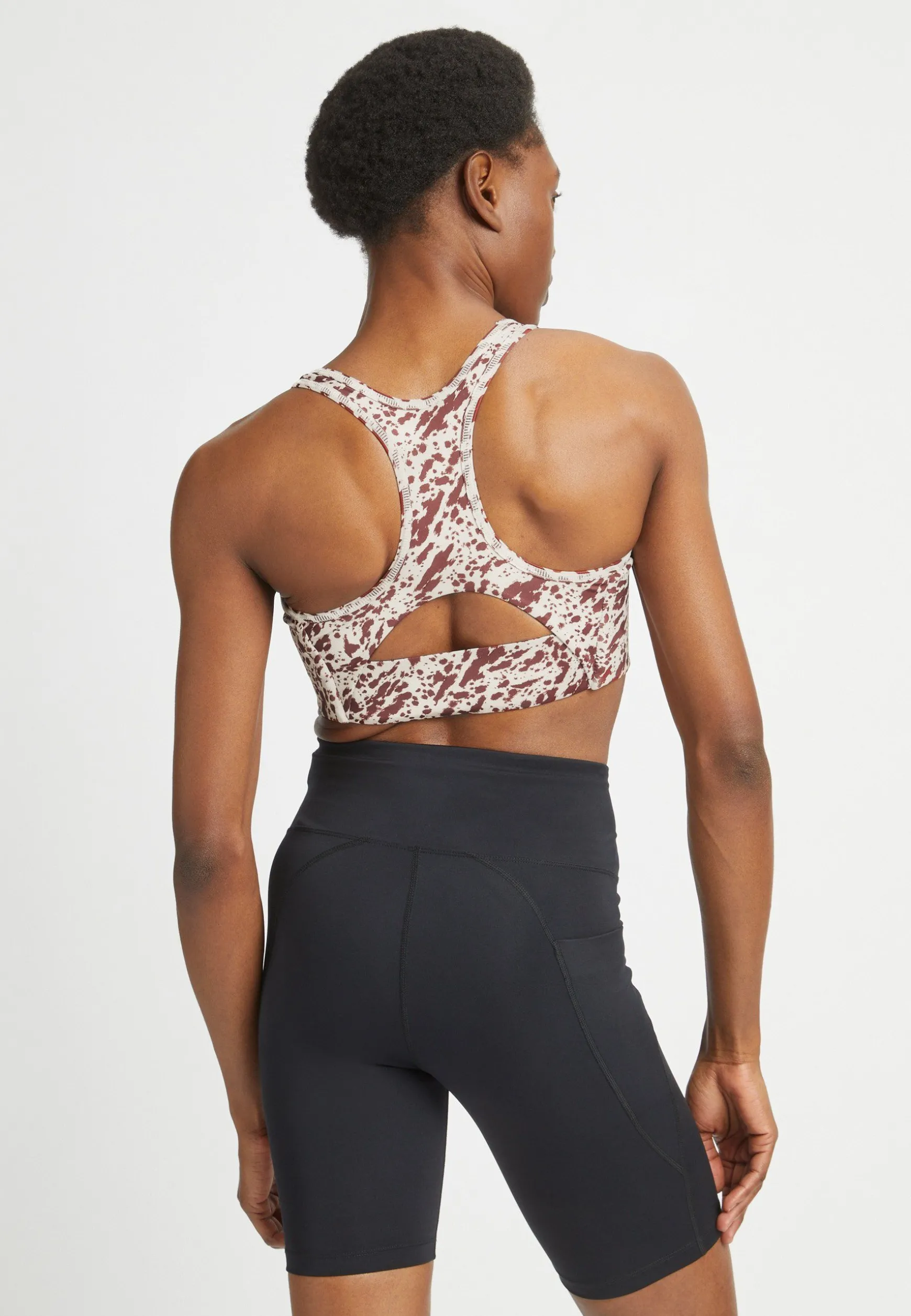 Flattering Printed Sportsbra, Micro Beetle Print