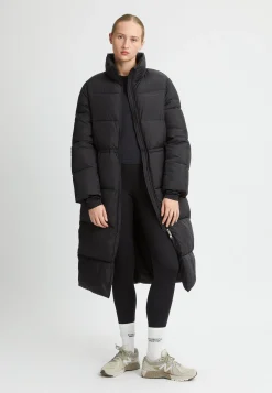 Pebble Drawstring Coat, Black